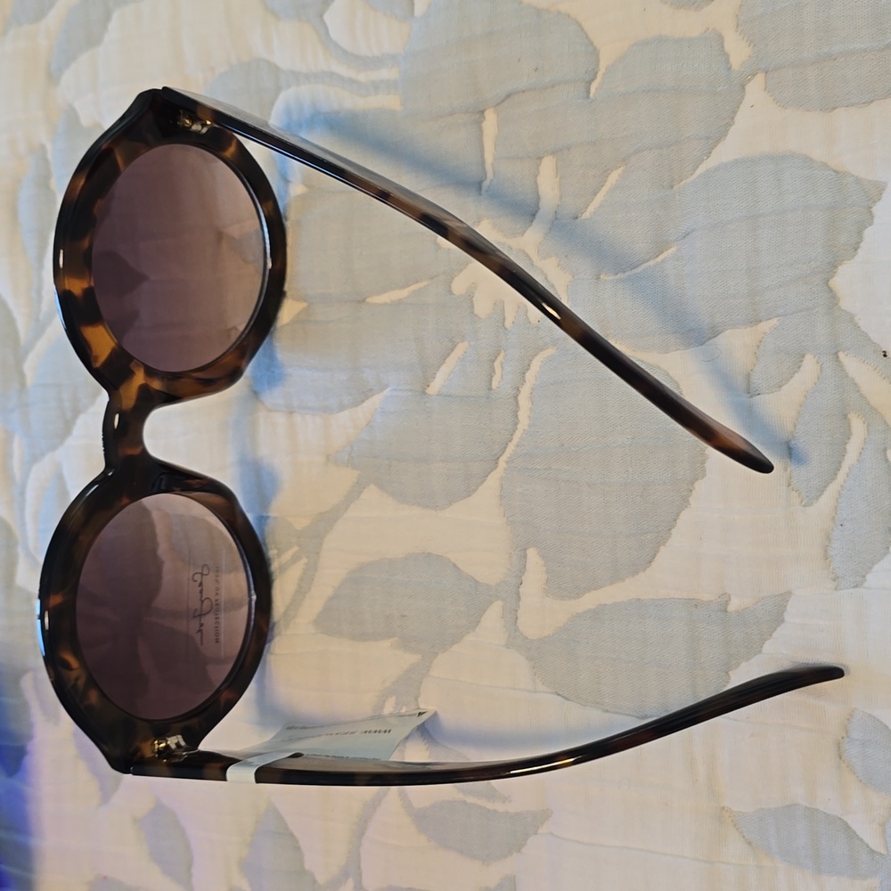 Sean John Designer SunGlasses - Picture 4 of 4